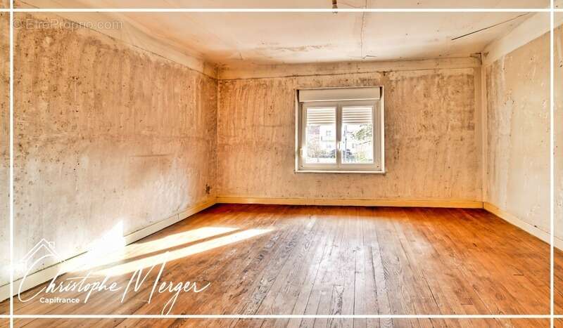 Maison à LINDRE-BASSE