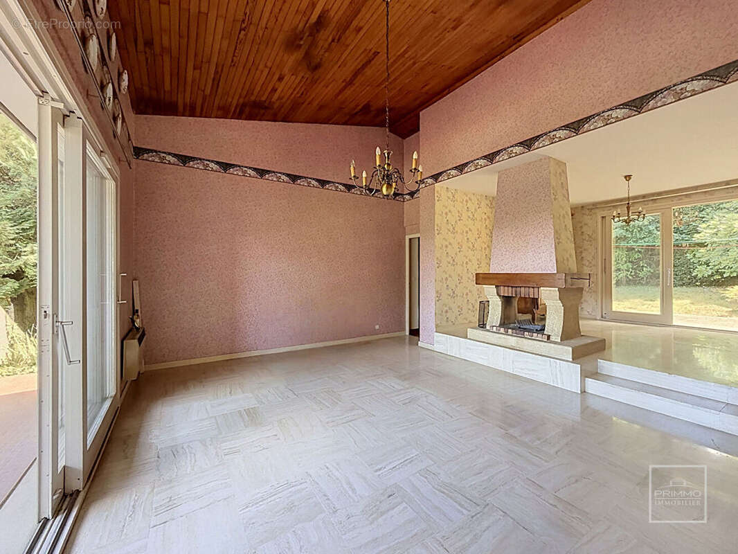 SAINT DIDIER AU MONT D'OR Villa d'architecte de 159 m² (156.67m² carrez) sur terrain de 1 485 m², au calme et sans vis-à-vis - photo 5