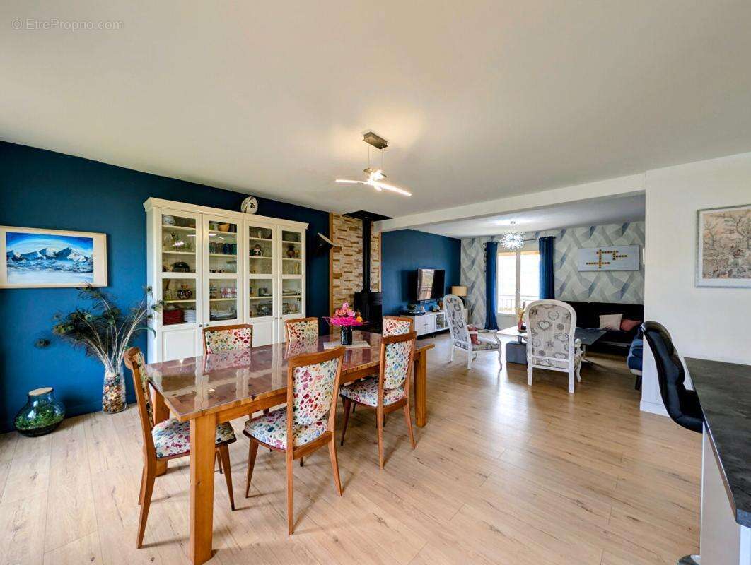 Maison à LARCHE