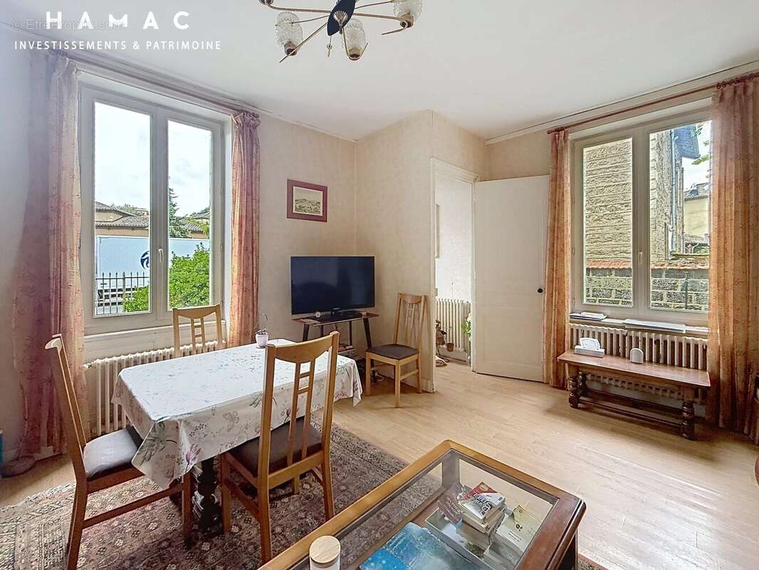 Maison à BEAUJEU