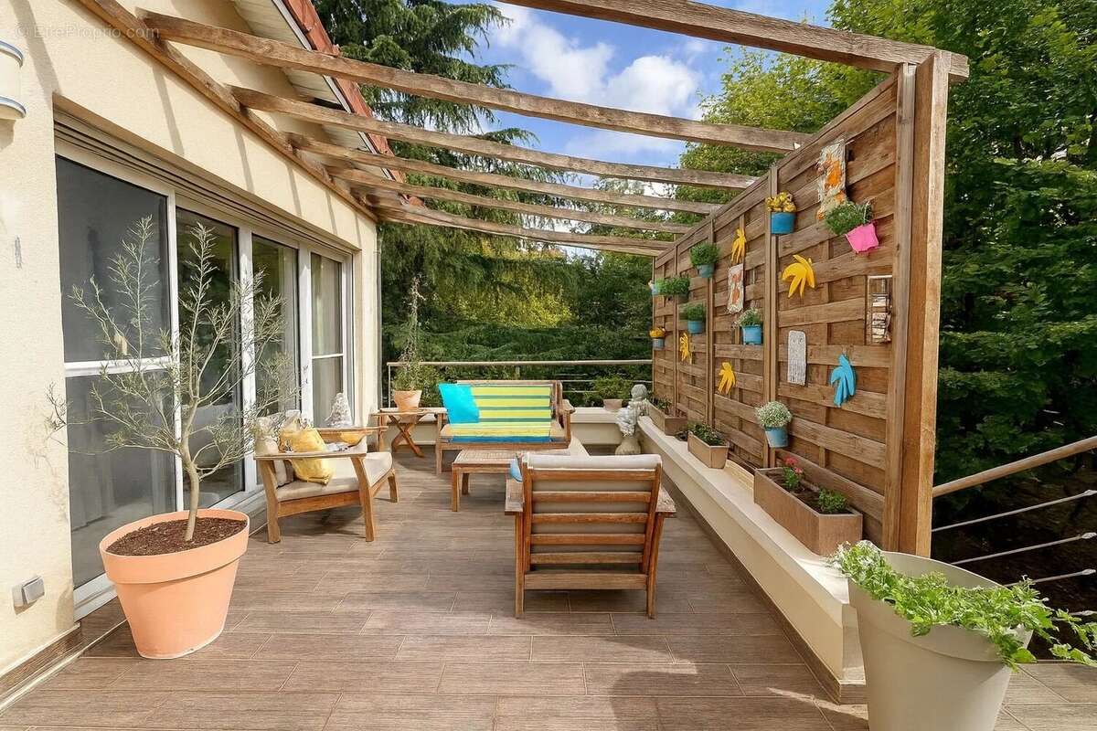 Maison à VILLE-D&#039;AVRAY