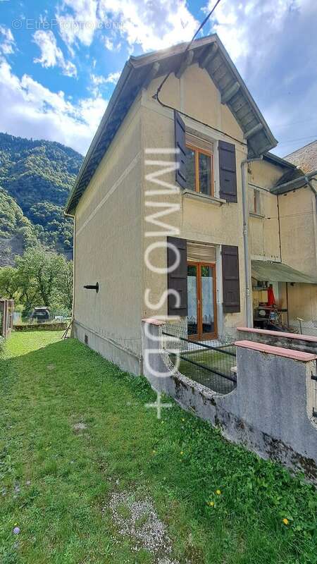 Maison à LIVET-ET-GAVET
