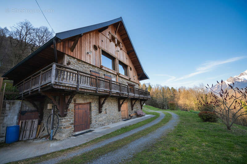 Maison à UGINE
