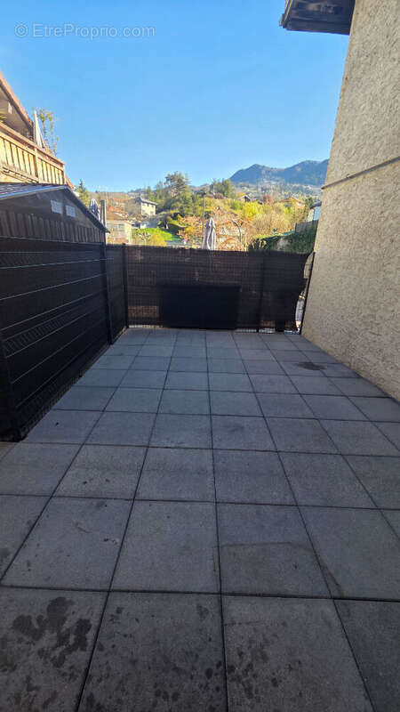 Appartement à BONNE