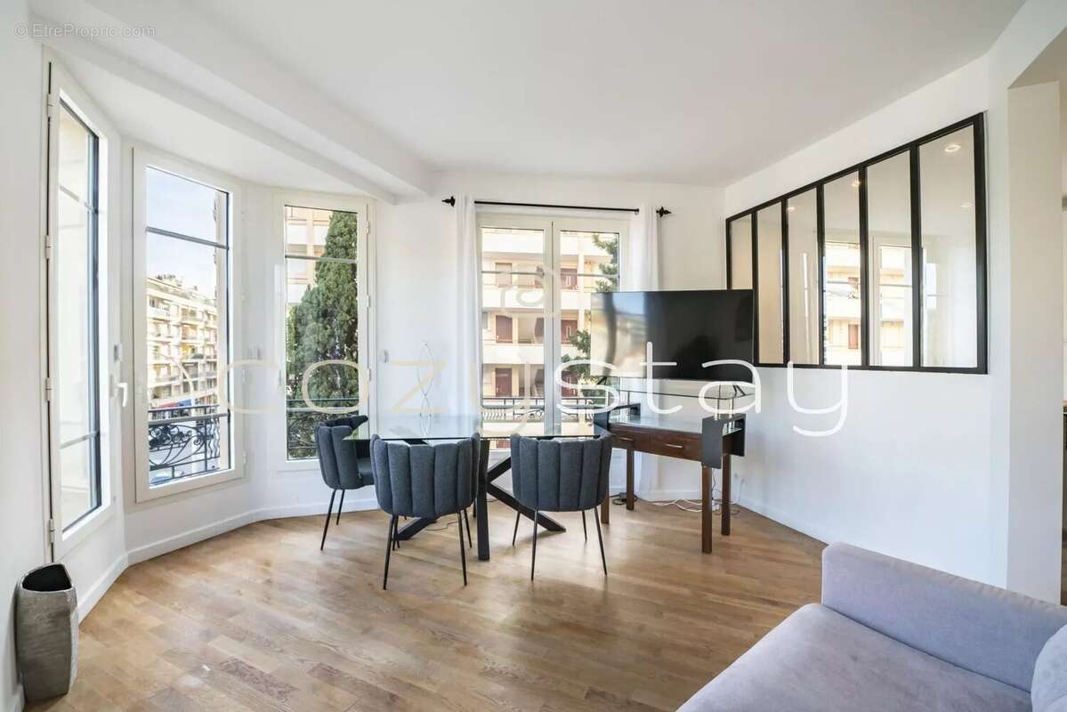 3 pièces, coup de cœur centre-ville, Cannes Arrière Croisette - photo 2