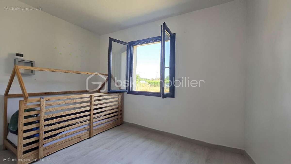 Maison spacieuse de 2019, lumineuse, quatre chambres, bureau, garage, grand terrain agricole - photo 9