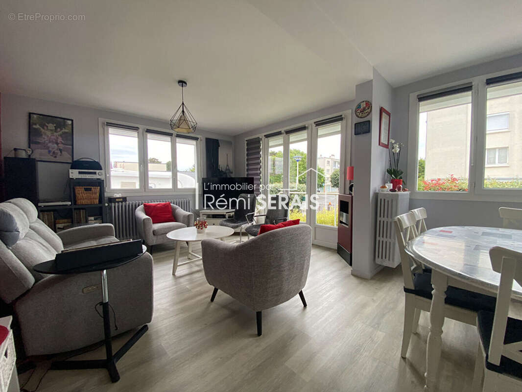 Maison à vendre à ifs - environnement calme, proche tramway et commodités - photo 2
