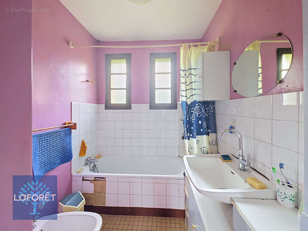 Maison Maen Roch, proche A84, idéalement situé en campagne - photo 8