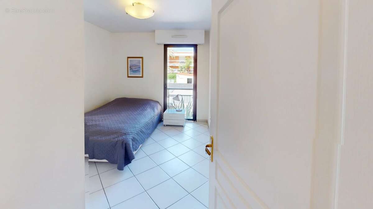Appartement - 3/4 pièces, de 64 m² à VILLENEUVE-LOUBET - photo 8