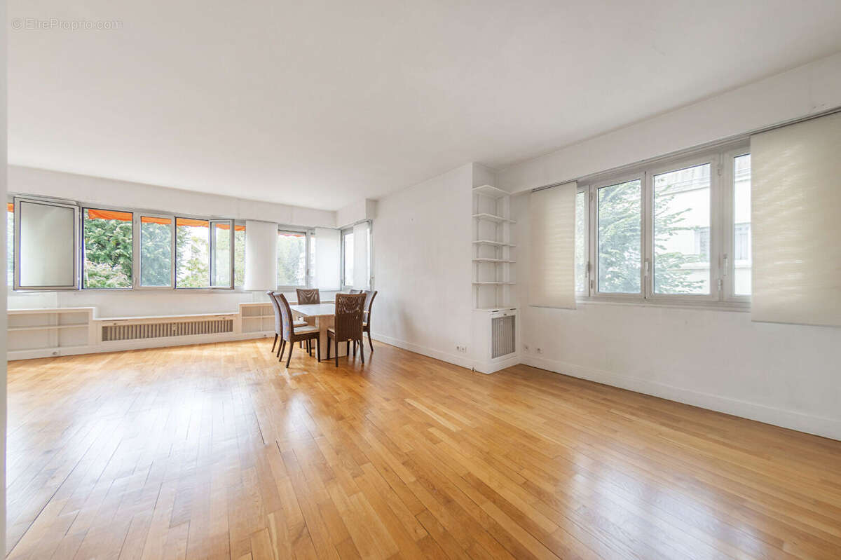Appartement à NEUILLY-SUR-SEINE