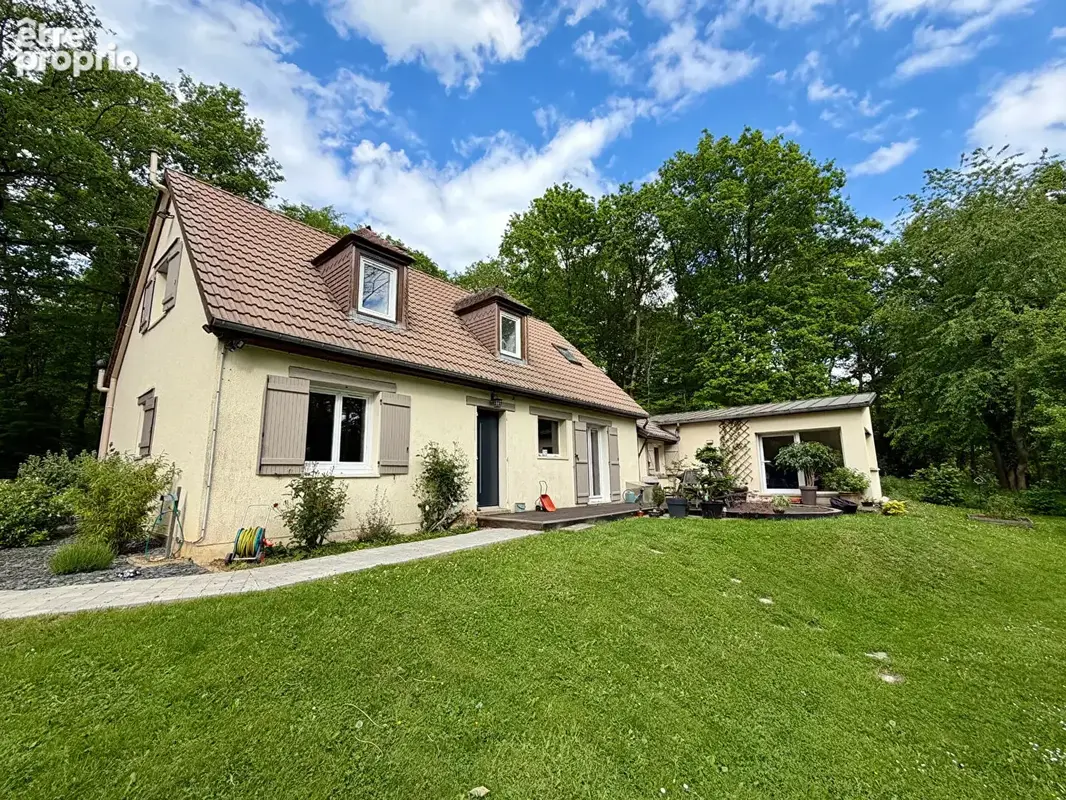 Photo Maison à Sylvains-Les-Moulins au prix de 295 000€
