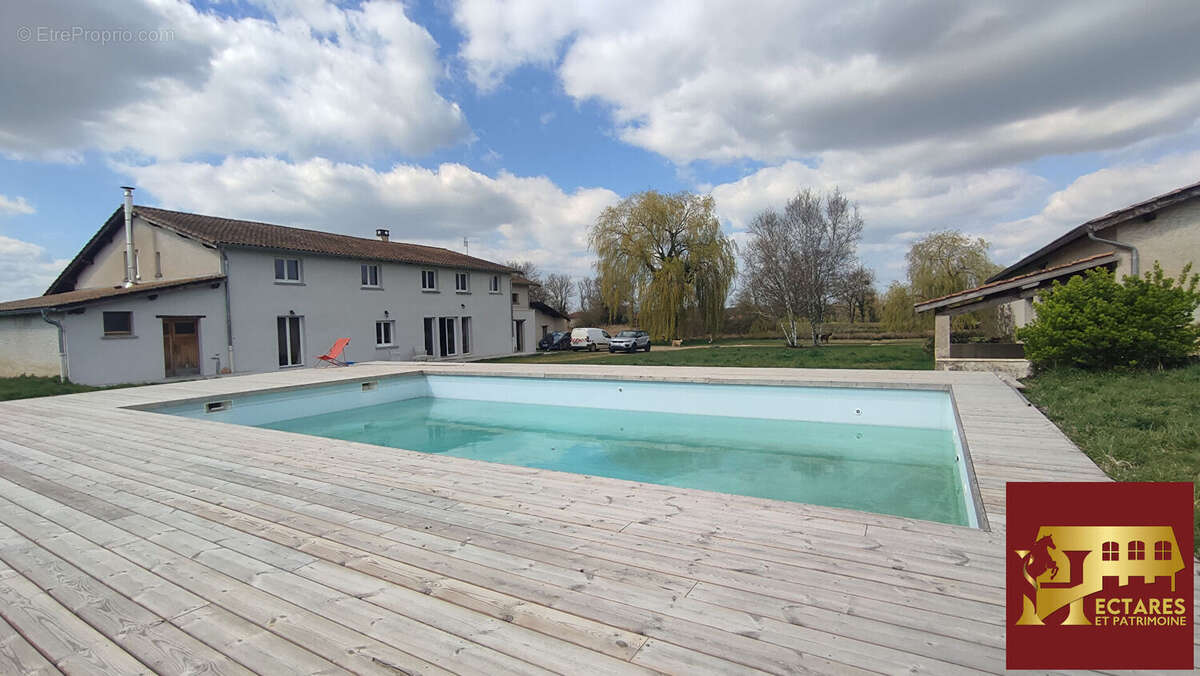 Maison à NEUVILLE-LES-DAMES