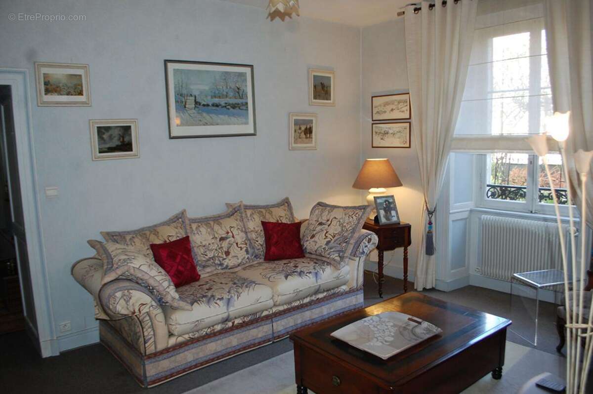 Maison à DAMPIERRE-SUR-SALON