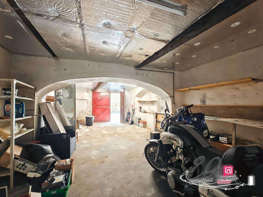 Maison de caractère traversante avec terrasse, atelier et vaste garage - photo 16