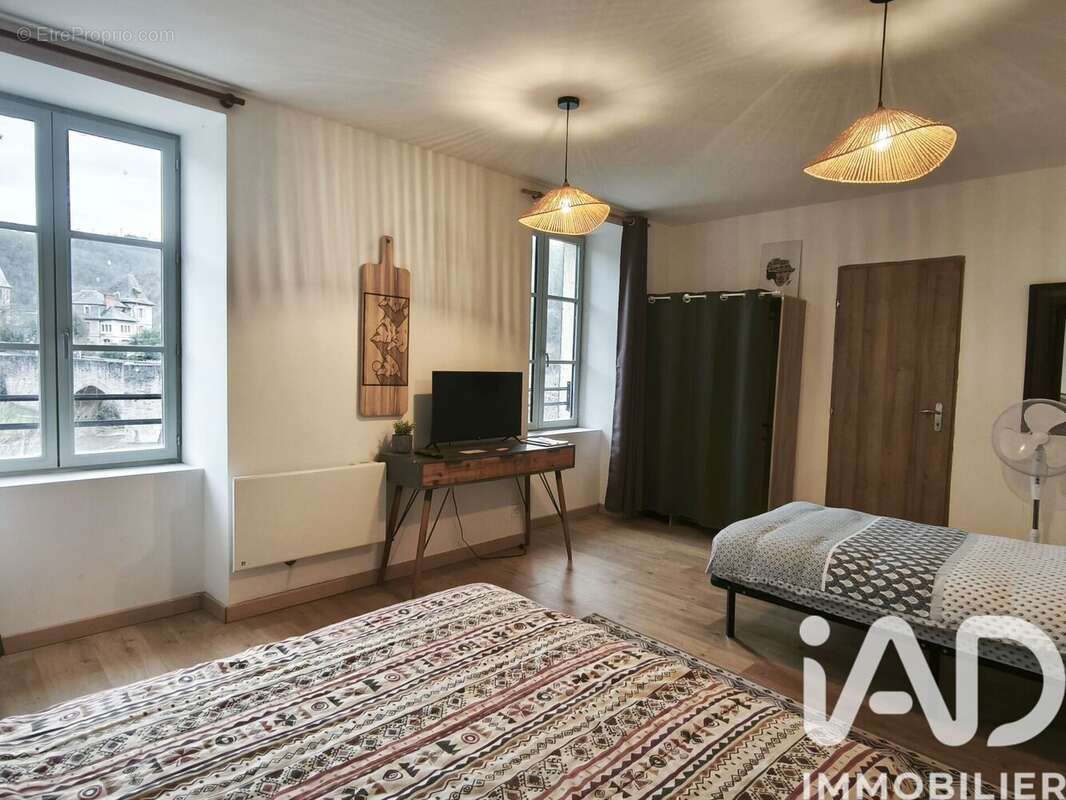 Maison 210 m² à Estaing  - photo 7