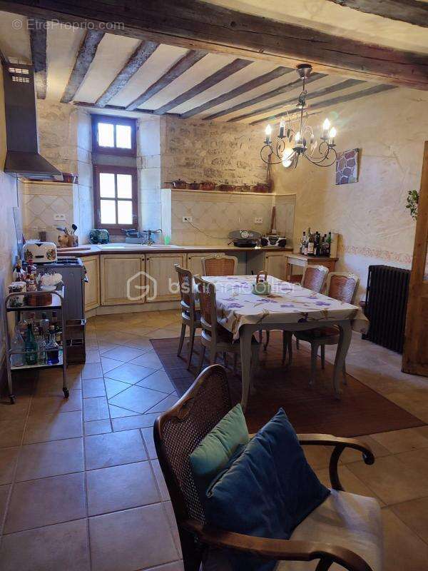 Maison à LA BAUME-DE-TRANSIT