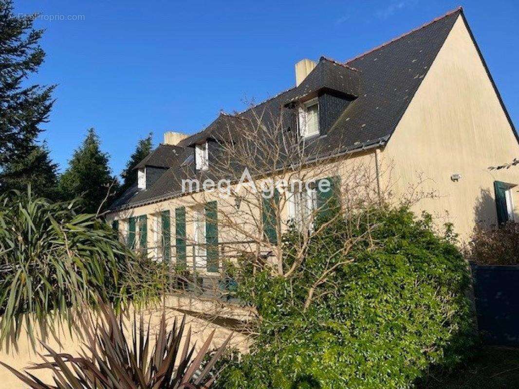 Maison à LARMOR-BADEN