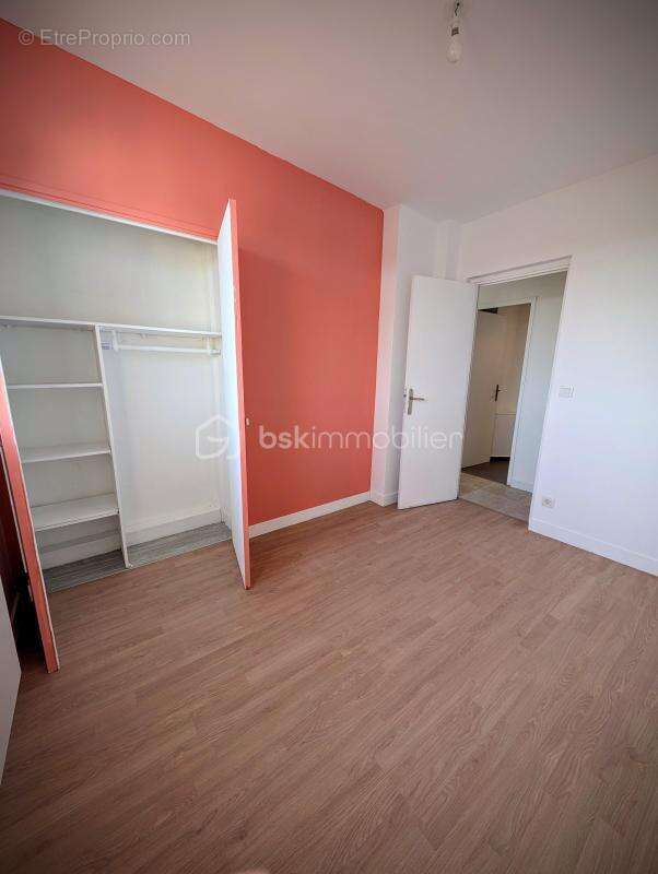 Appartement à SAINT-PIERRE-LES-NEMOURS