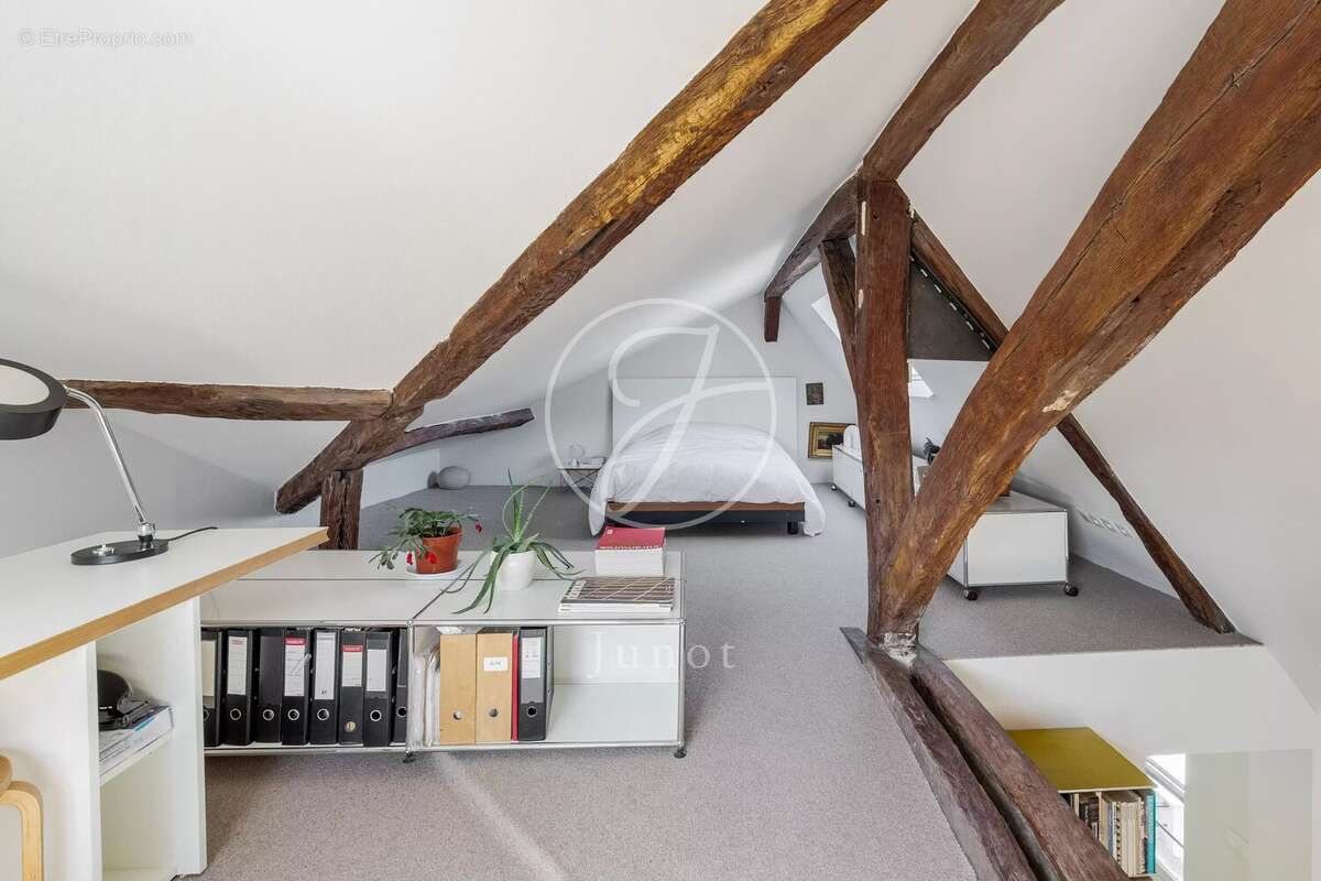 Appartement à PARIS-3E