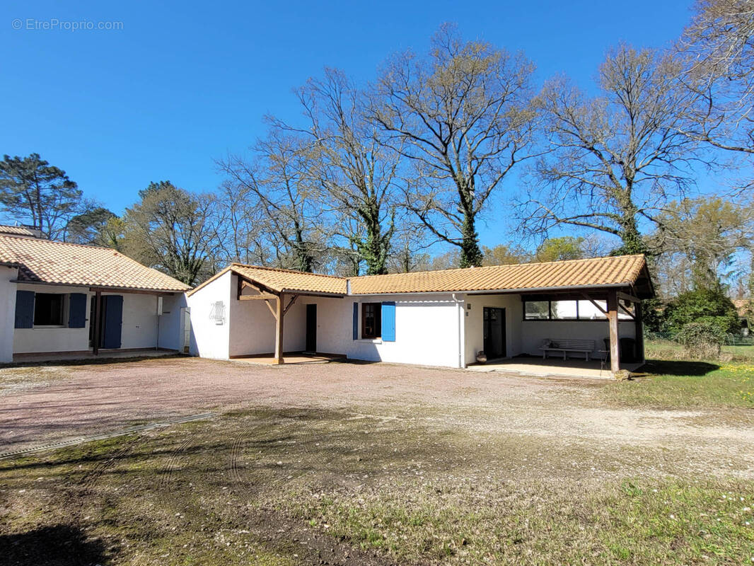 Maison à LES MATHES