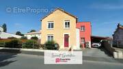 Maison à LES LANDES-GENUSSON