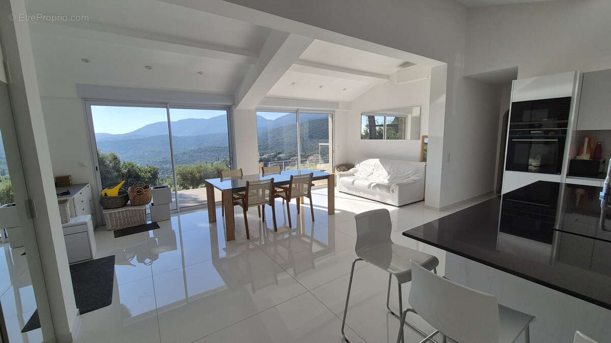 Maison à LA CROIX-VALMER