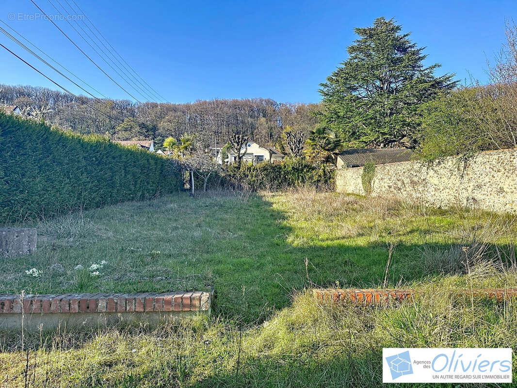 Terrain à SAINT-REMY-LES-CHEVREUSE