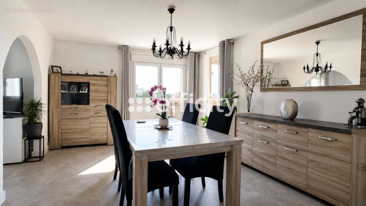 Appartement à MARSEILLE-11E