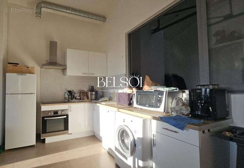 coin cuisine - vendue sans équipement  - Appartement à PERPIGNAN