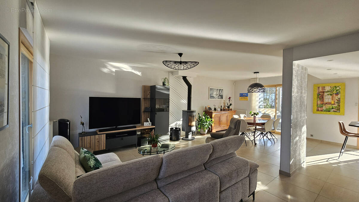 Maison à SAINT-ERBLON