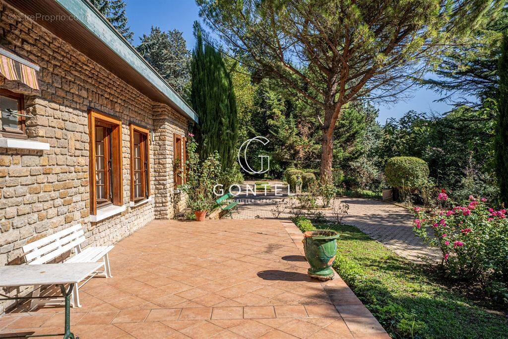 Maison à SAINT-CYR-AU-MONT-D'OR