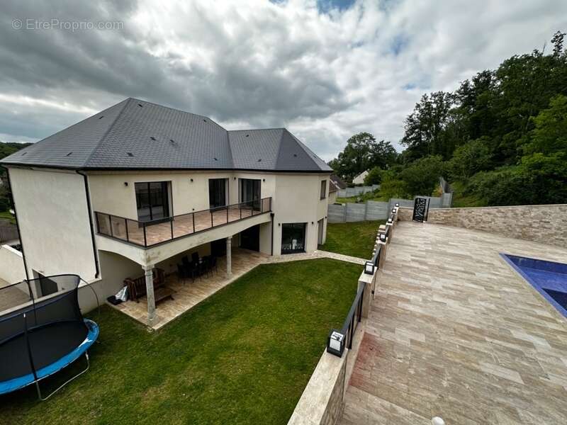 Maison à SAINT-PREST