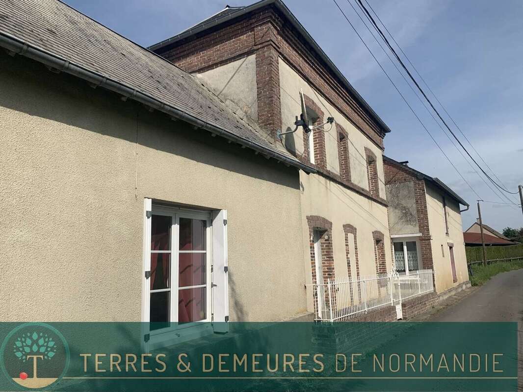 Maison à SAINT-PIERRE-DE-MAILLOC