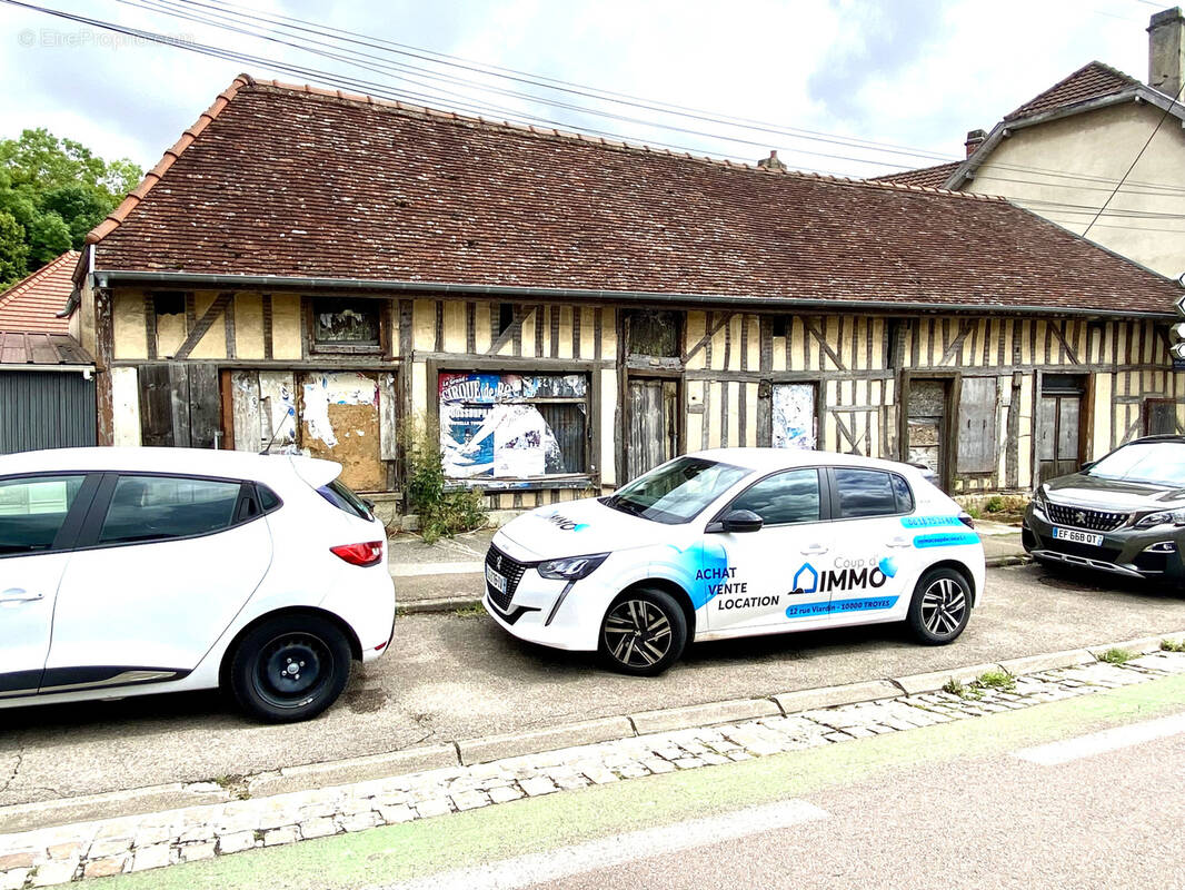 Maison à PONT-SAINTE-MARIE