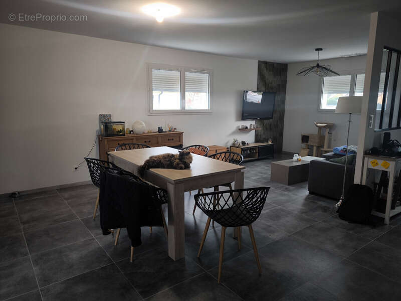 Maison à LA CHAPELLE-D'ALIGNE