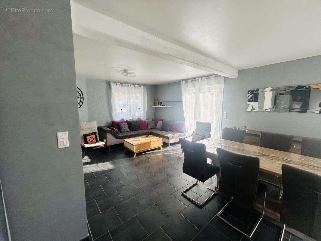 Mandeure magnifique maison f7 recente 150 m2 - photo 3