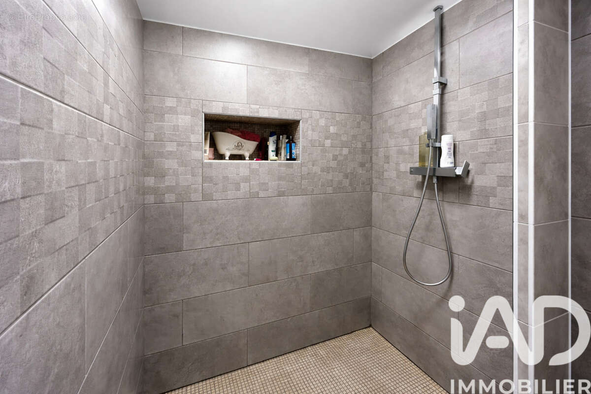 Photo 5 - Appartement à SAINT-DENIS