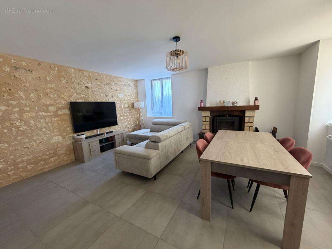 Maison 4 pièce(s) 114 m2 sur 2075m² - photo 4