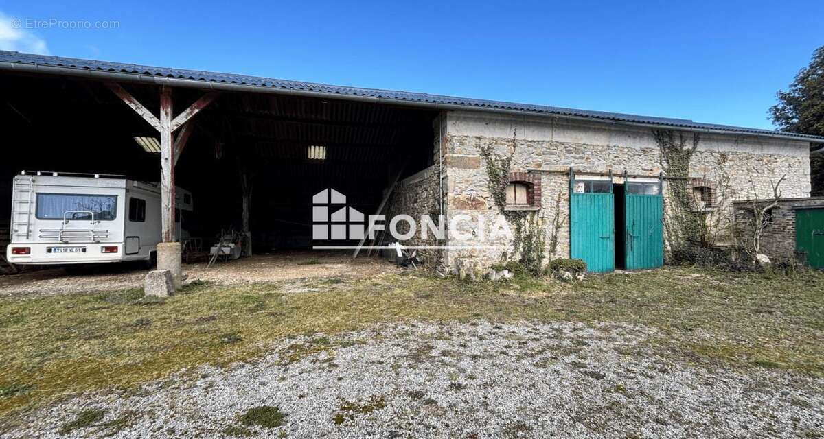 Maison à FRESNAY-SUR-SARTHE