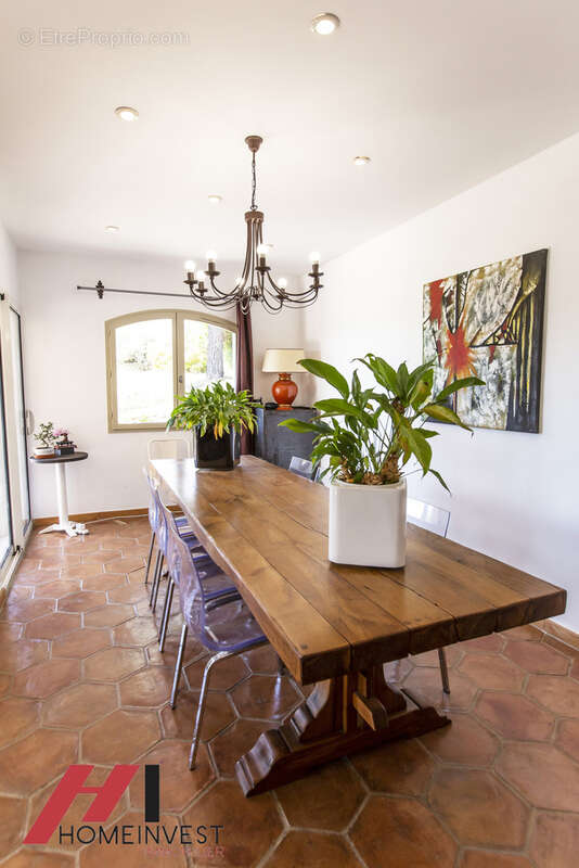 Vue et terrain a couper le souffle pour cette villa - photo 8
