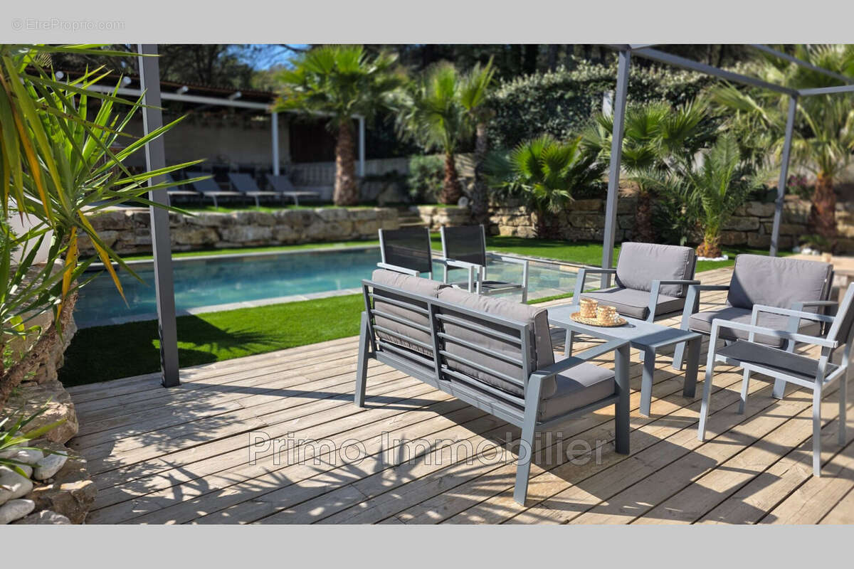 Maison à PLAN-DE-LA-TOUR