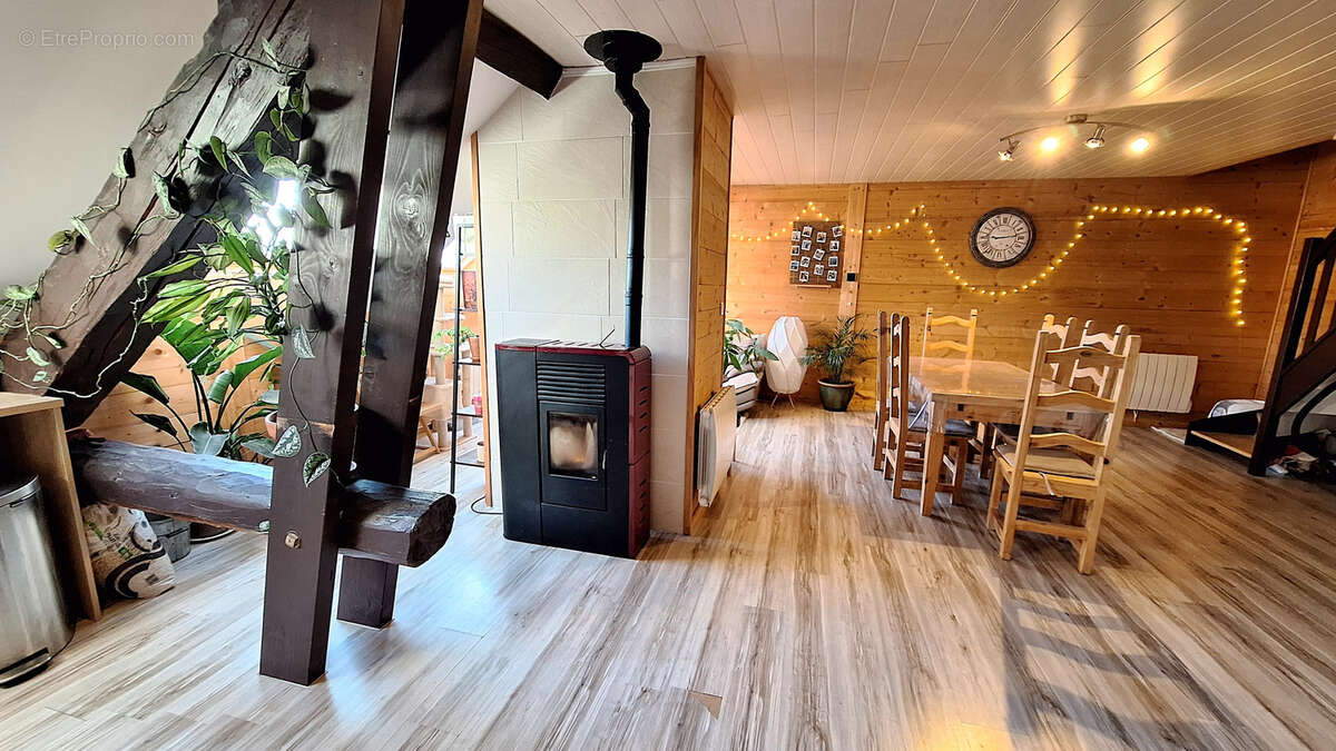 Appartement à REMORAY-BOUJEONS