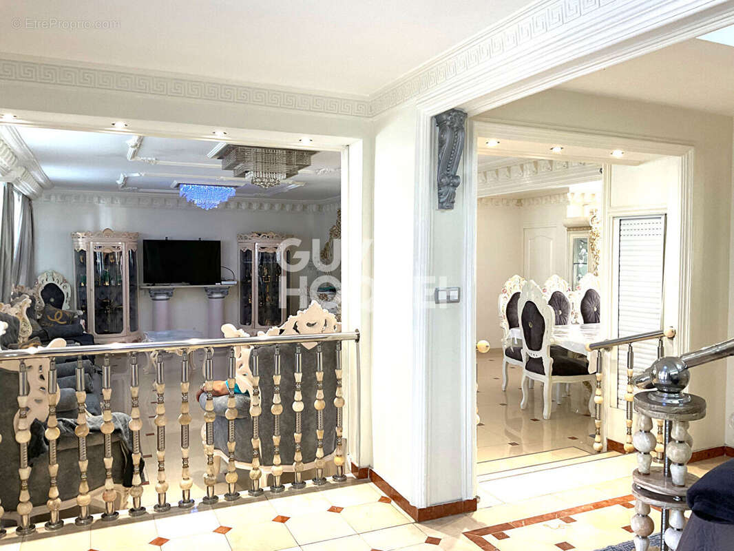 Maison à LE BLANC-MESNIL