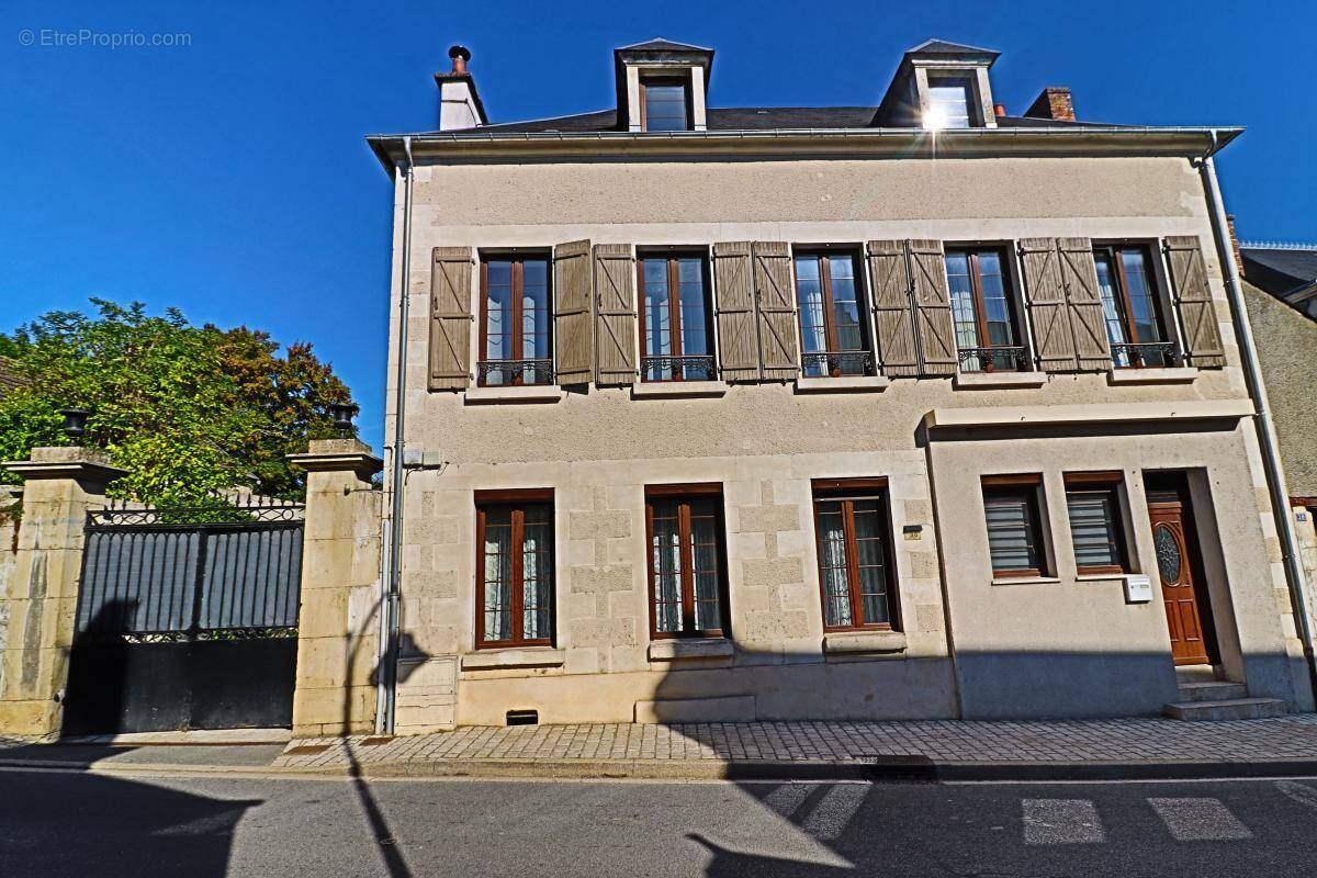 Maison à SAINT-SATUR