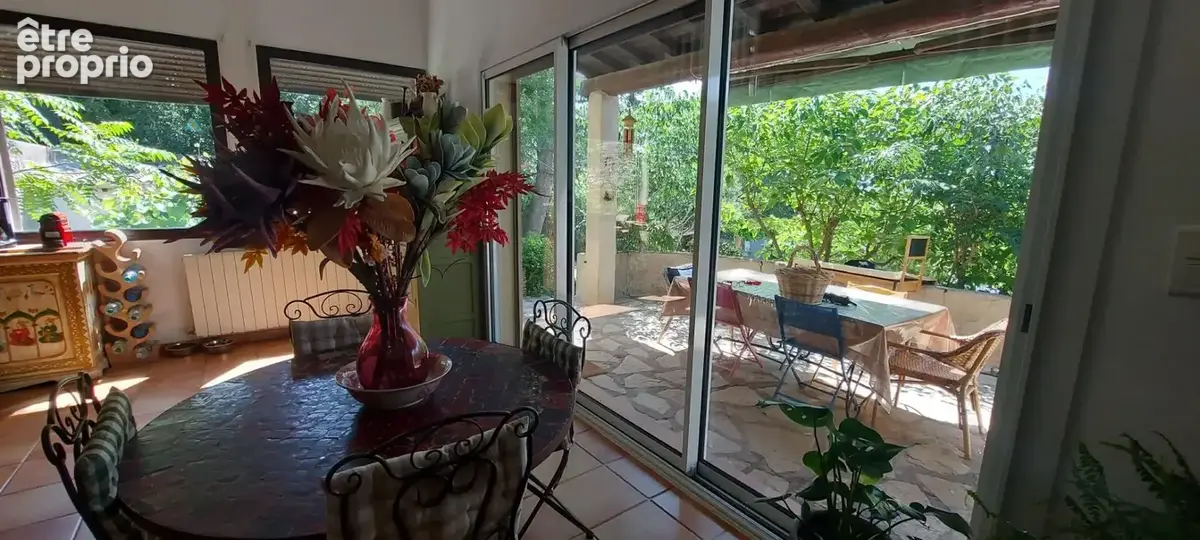 GARD. 30.NIMES. Quartier La Cigale. Belle maison de 119 m2 sur terrain arboré de 1250 m² avec piscine 10 X 6 ? Dépendance ? Capi - photo 4