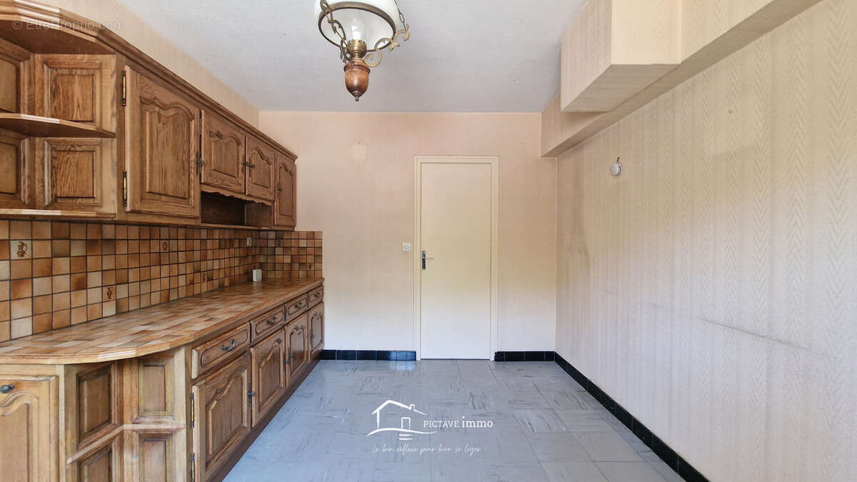 Maison de plain-pied avec garage et terrain - Proche toutes commodités - photo 2