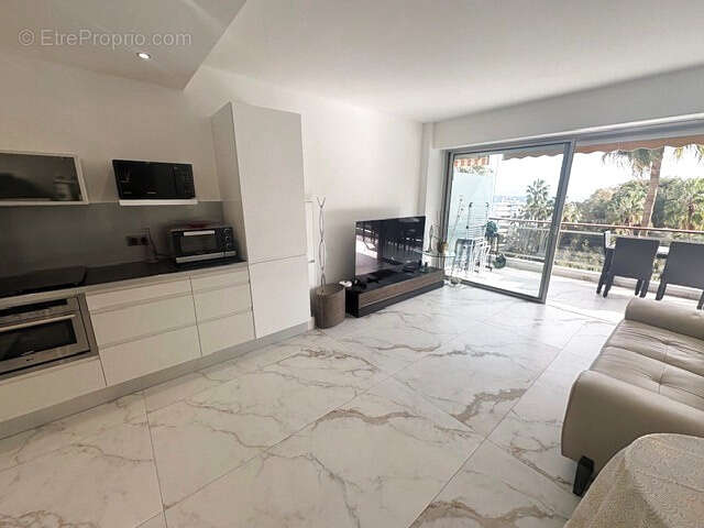 Appartement à VALLAURIS