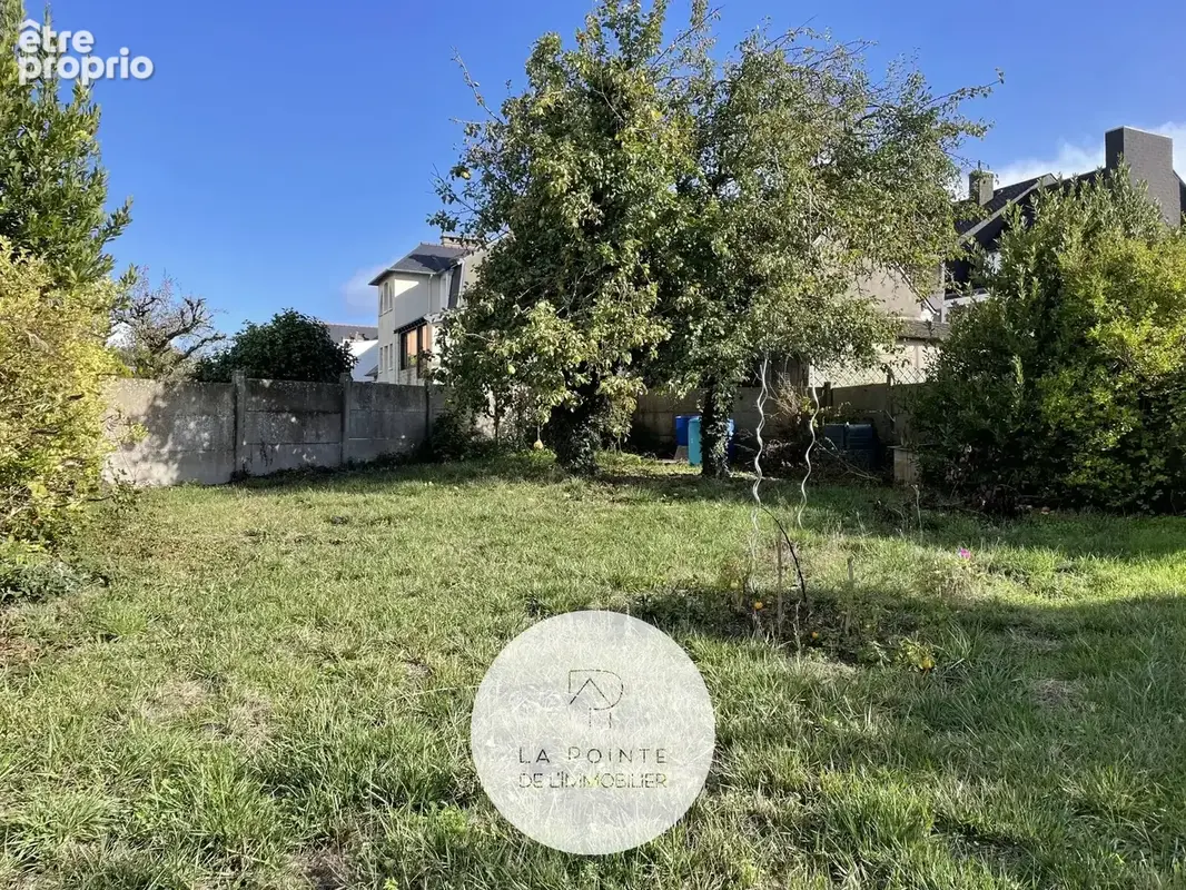 Saint-Brieuc – Terrain constructible de 711 m² à proximité du centre-ville et de la gare - photo 2