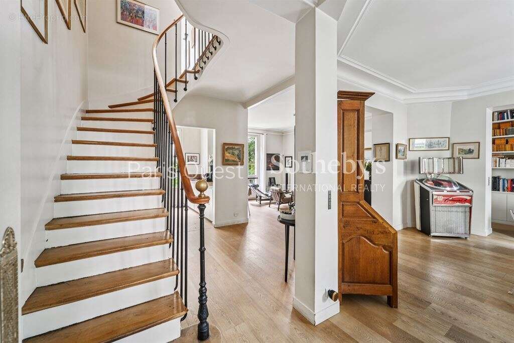 Maison à NEUILLY-SUR-SEINE