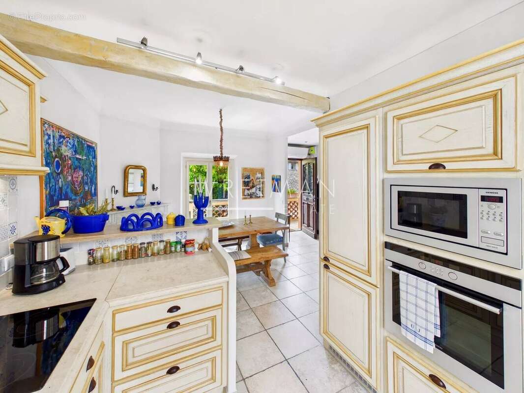 Appartement à TOURRETTES-SUR-LOUP